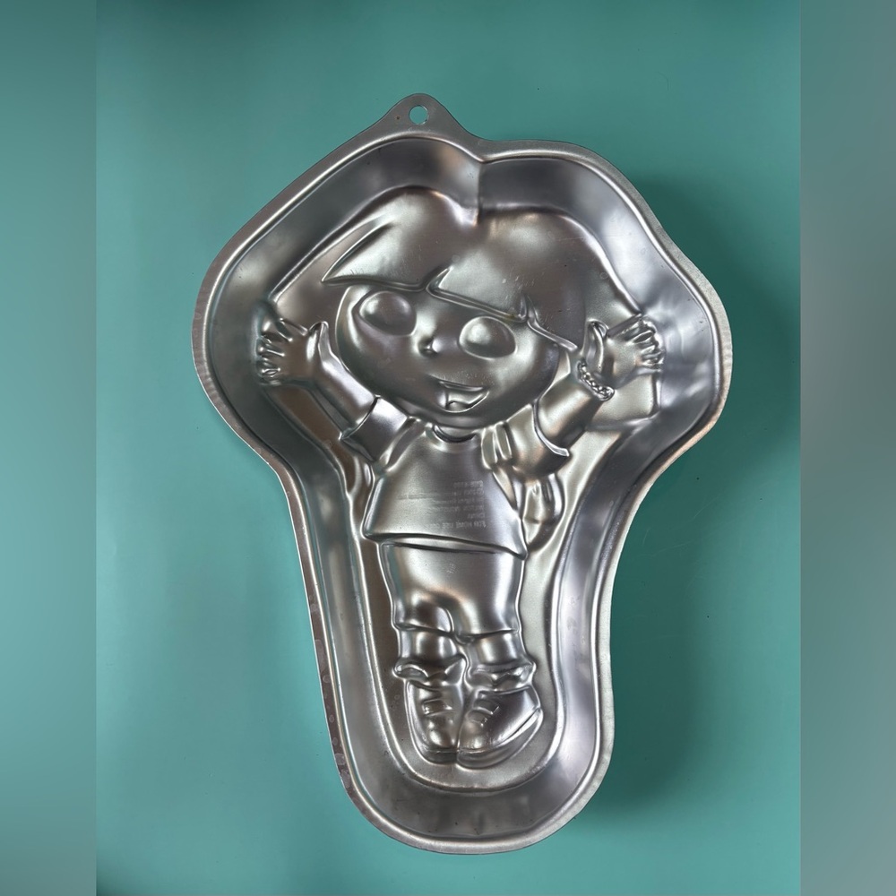 Wilton Dora The Explorer Cake Pan